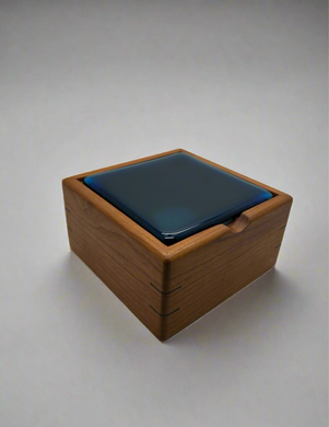 Flexen Cherry box with blue fused glass lid