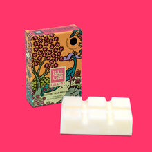 Load image into Gallery viewer, Iwuri "Oud Queen" luxury wax melt
