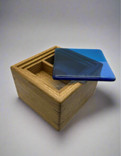 Load image into Gallery viewer, Flexen oak box with fused glass lid