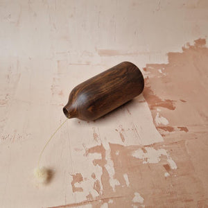Sunny Beaux English Walnut Root round vase