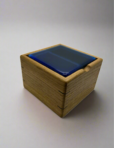 Flexen oak box with fused glass lid