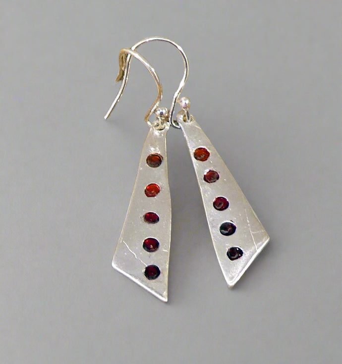 Jane Vernon Fine silver small triangle earrings E54