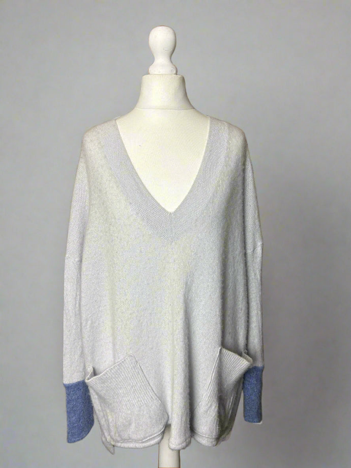 Nimpy Clothing upcycled 100% cashmere cloud white boxy jumper medium