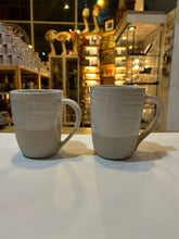 Load image into Gallery viewer, Little earthquake pots pair of white mugs