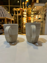 Load image into Gallery viewer, Little earthquake pots pair of white mugs
