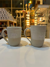 Load image into Gallery viewer, Little earthquake pots pair of white mugs