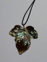 Load image into Gallery viewer, Owen Davies Cooper electroplated Ivy leaf pendant (Owen16)