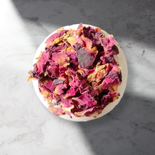 Load image into Gallery viewer, Bathe in Stroud “the love bomb”  geranium bath bomb.