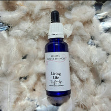 Load image into Gallery viewer, Saskia&#39;s Flower Essences “Living life lightly” combination essence 30ml 