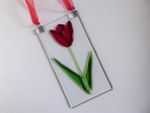 Load image into Gallery viewer, Eva Glass Design red tulip fused glass suncatcher (EGD TUR)