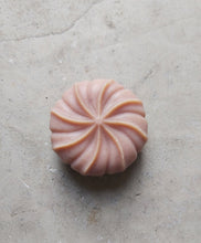 Load image into Gallery viewer, Bathe in Stroud geranium soap