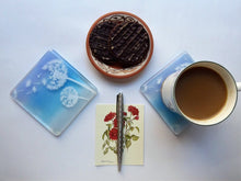 Load image into Gallery viewer, Eva Glass Design Blue and white dandelion fused glass coaster (EGD  CBD)