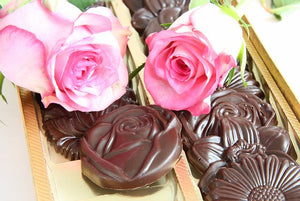 Flowers and Thorn English flowers cast in dark Ecuadorian chocolate (FANDT)