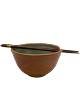 Load image into Gallery viewer, Lansdown Pottery burnt sienna noodle bowl (LAN S12)
