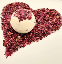 Load image into Gallery viewer, Bathe in Stroud “the love bomb”  geranium bath bomb.