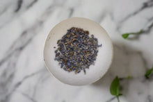 Load image into Gallery viewer, Bathe in Stroud bath bomb “Breathe” Lavender and Eucalyptus essential oils